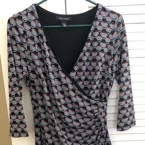 White House Black Market 3/4 Sleeve Size Small Black/Red Print